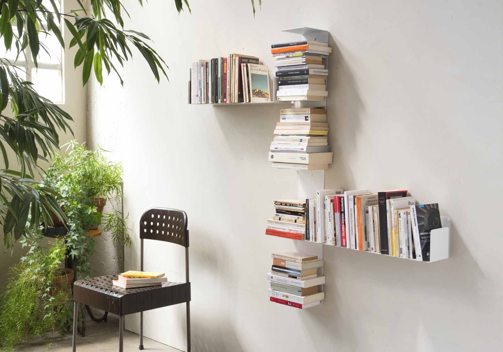 Bibliothèque étagère meuble de rangement design contemporain en S
